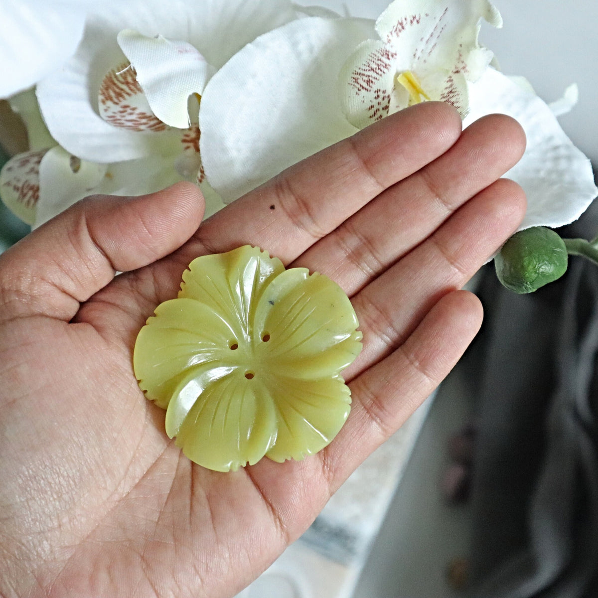 Large Jade Flower 50mm Serpentine