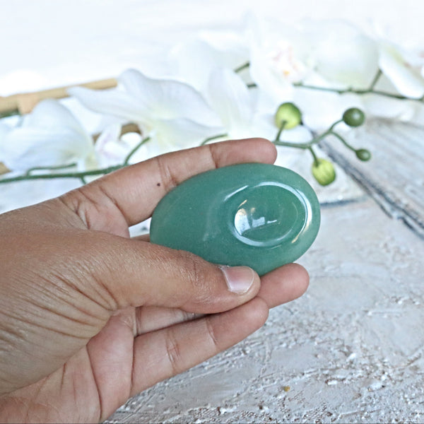 Green Aventurine Thumb Worry Stone: Natural Healing Crystal