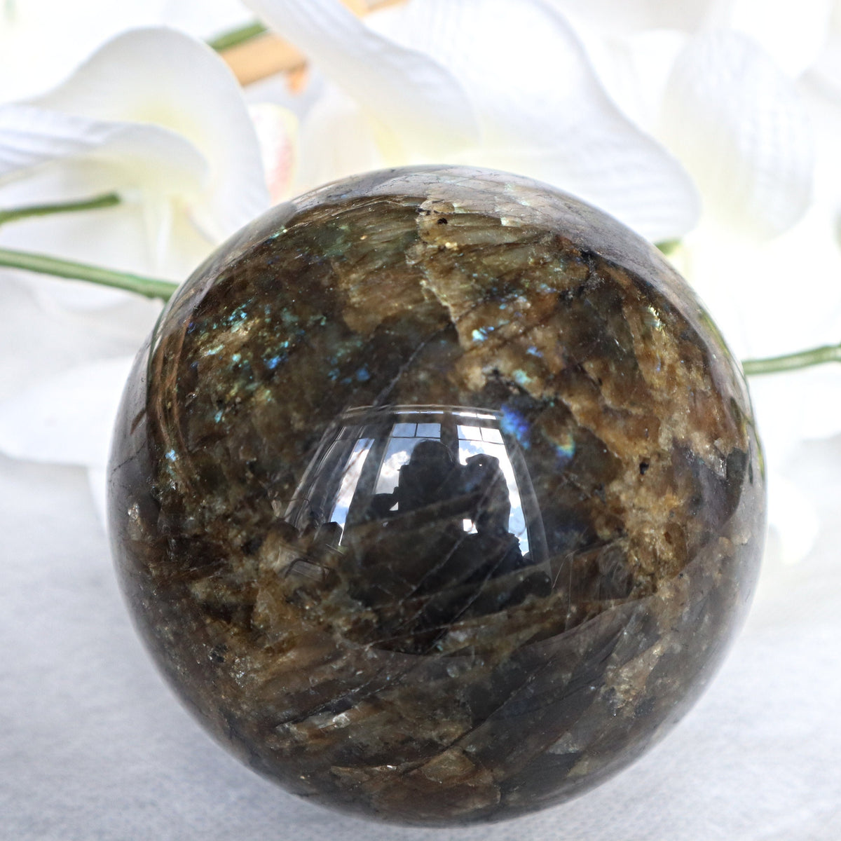 Natural Labradorite Sphere (90 mm): Healing Stone Decor
