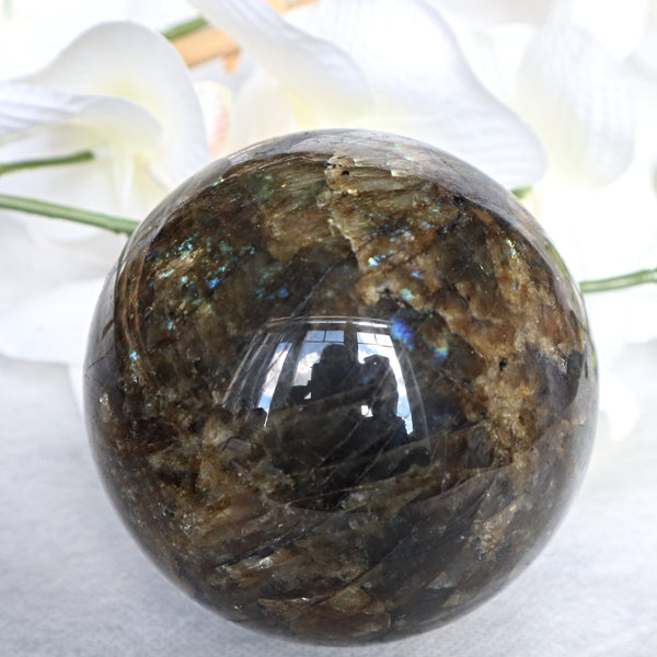 Natural Labradorite Sphere (90 mm): Healing Stone Decor