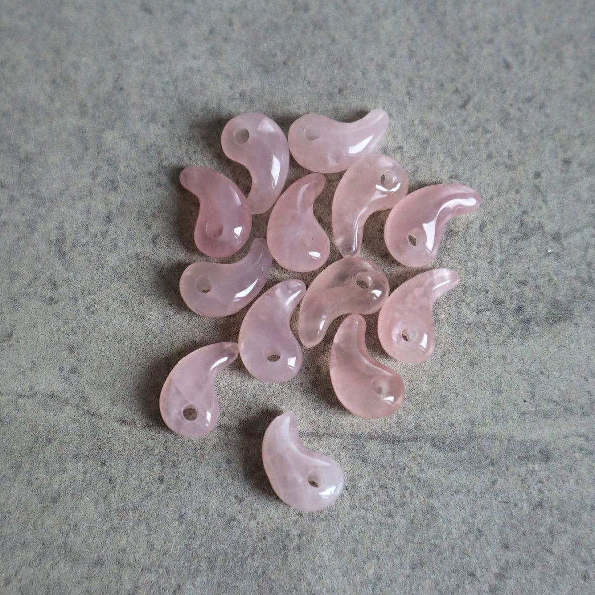 Magatama Rose Quartz , Tokonoma Display Accessory, Japanese Magatama Love symbol, Good Luck Decoration