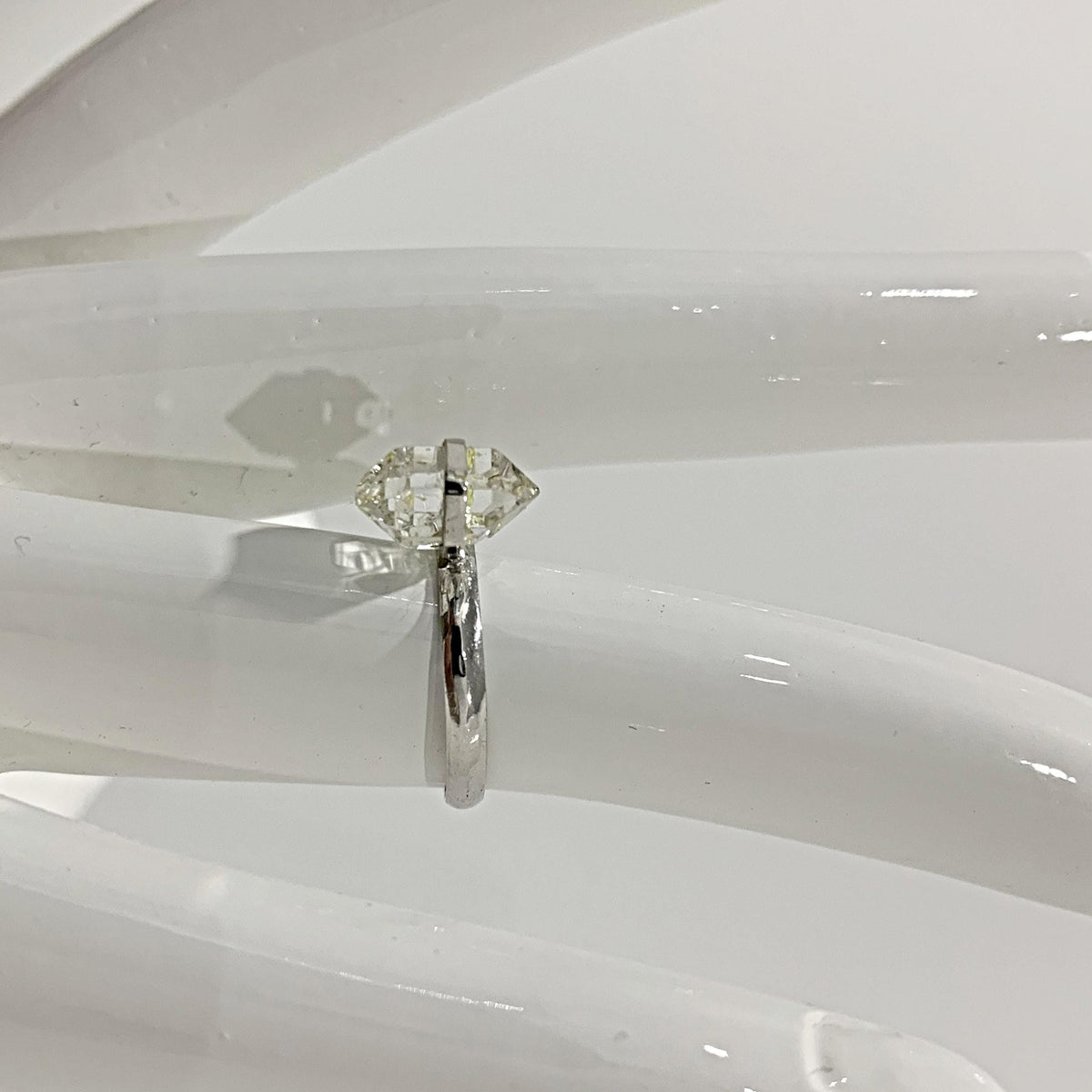 Raw quartz crystal ring in 925 silver