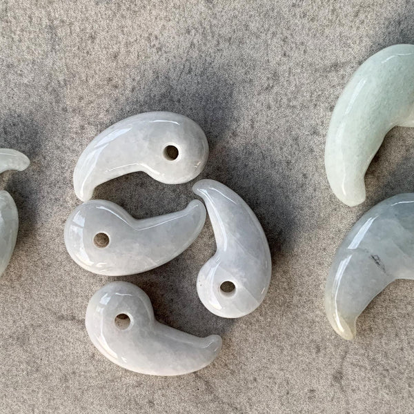 Authentic Jadeite Jade Magatama | Japanese Amulet Charm for Protection & Energy | 本翡翠 勾玉 Hon Hisui Magatama