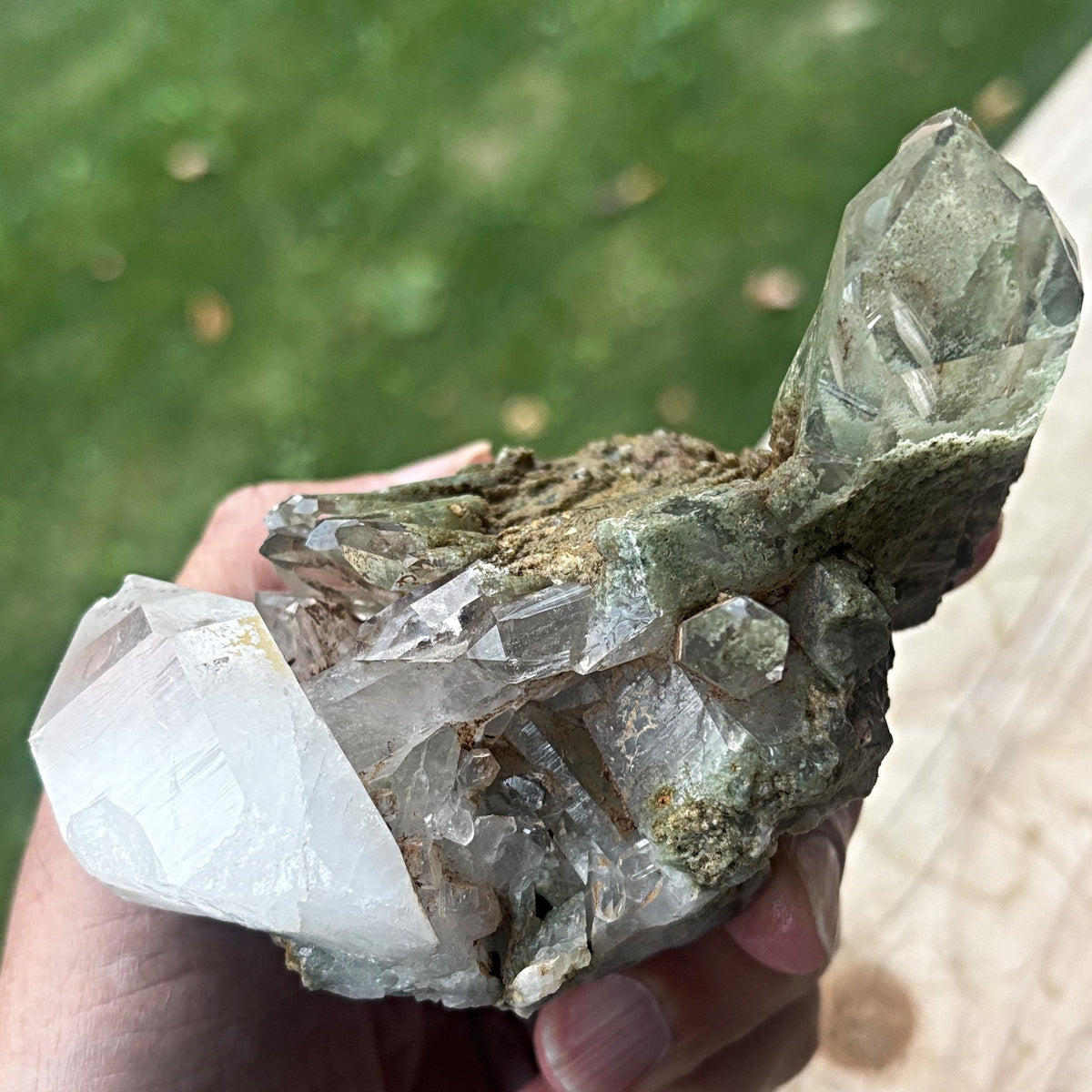 energy cleansing green crystal