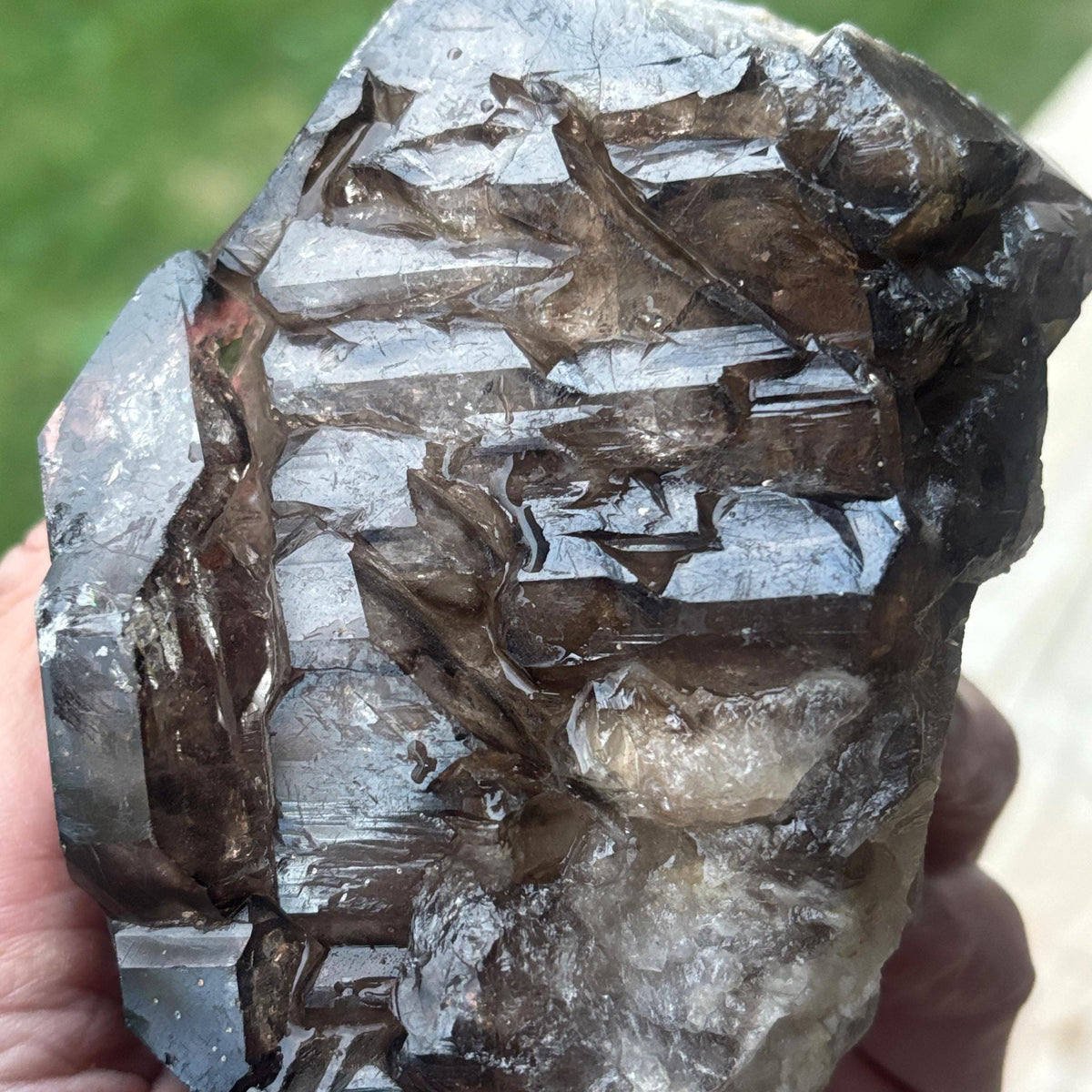 grounding healing stone decor