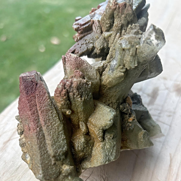 red green chlorite quartz cluster