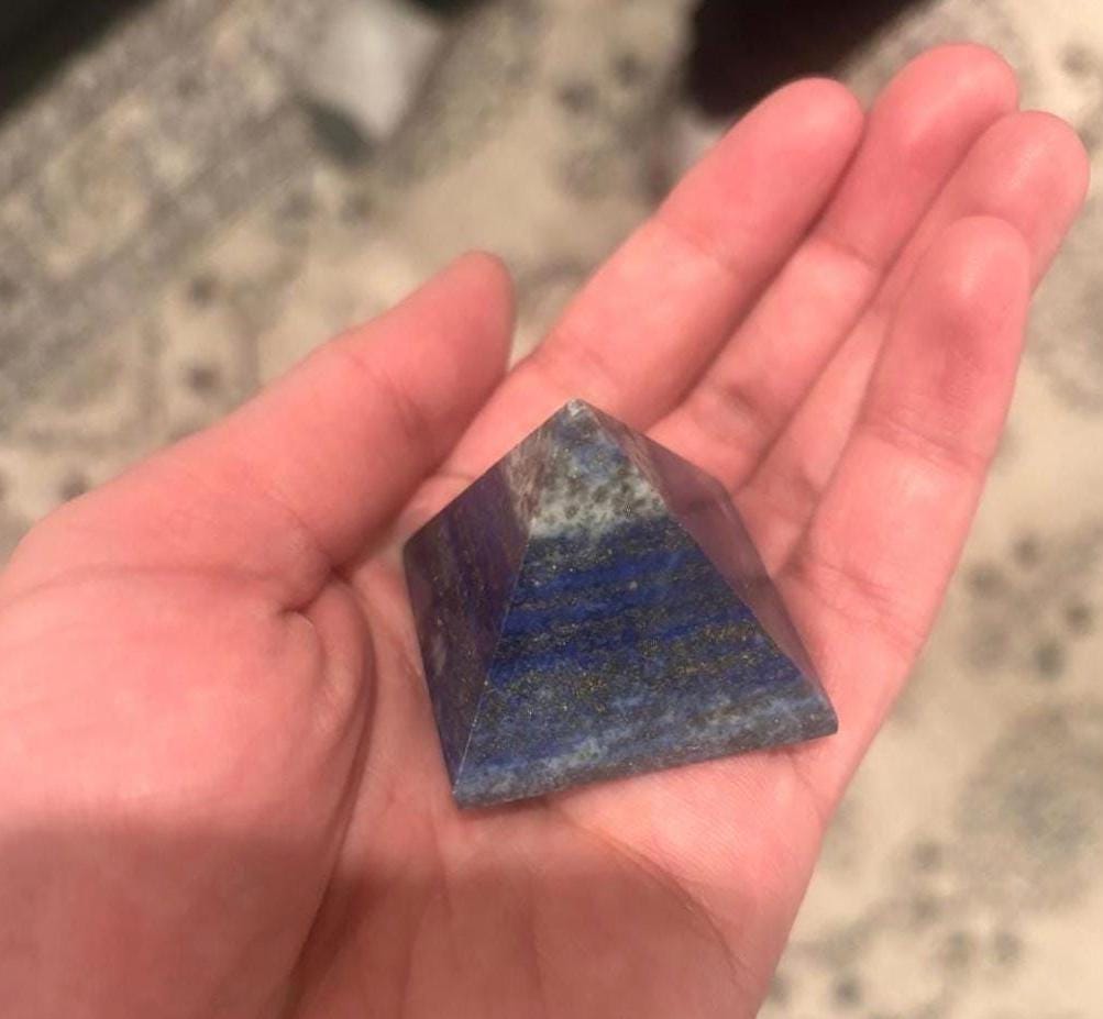 lapis pyramid