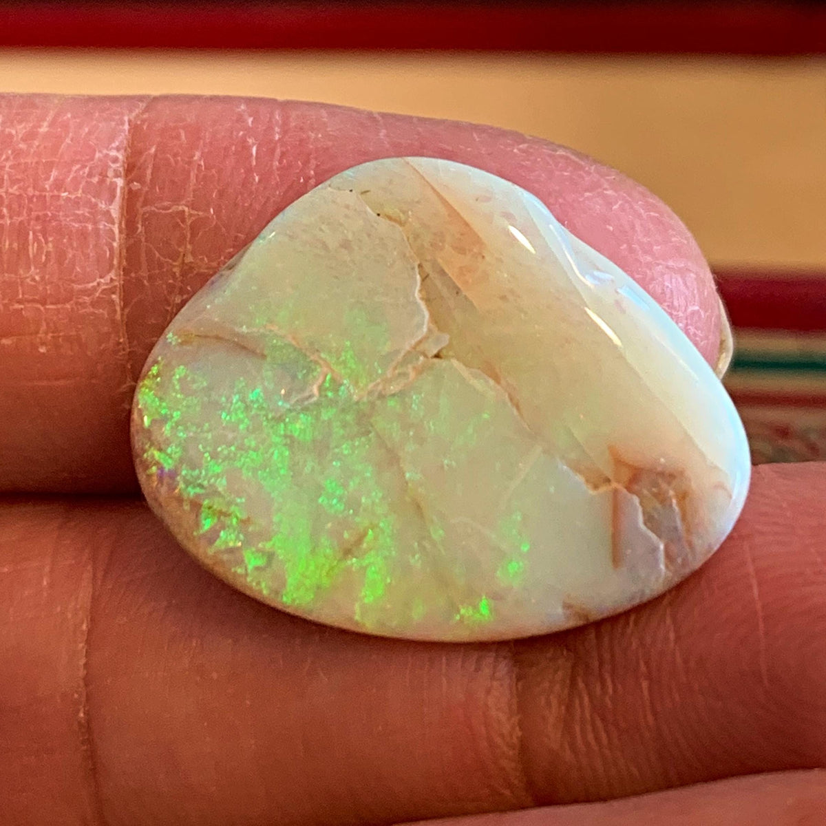 Flashing color opal under light