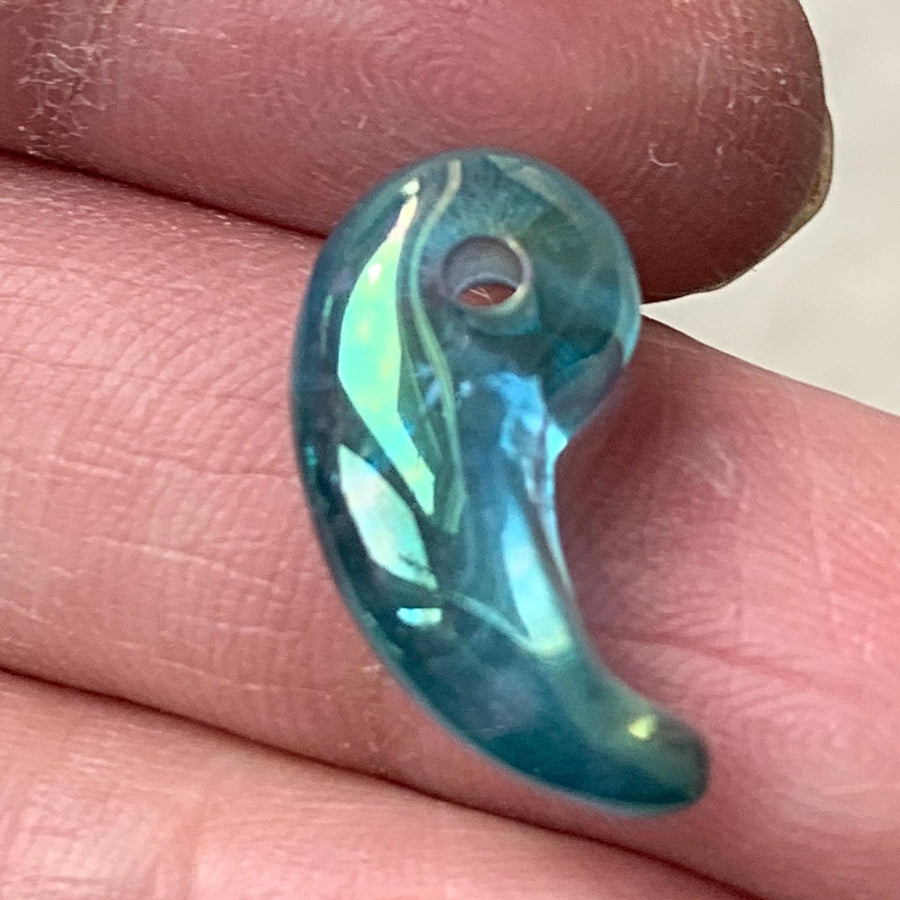 Aura quartz spiritual charm