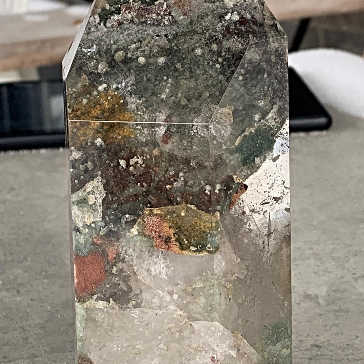 scenic quartz inclusions