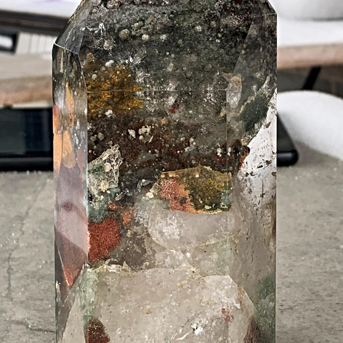 scenic quartz inclusions