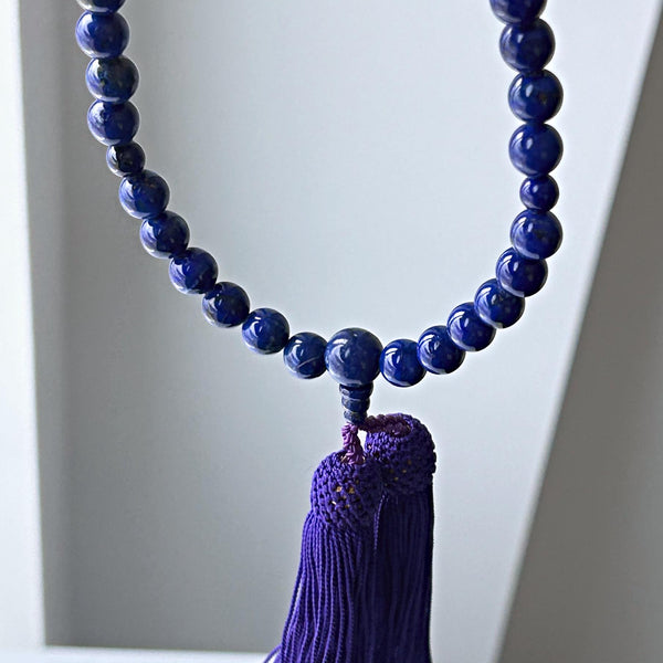 Traditional Buddhist juzu made with lapis
