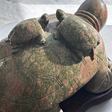 Natural stone Huge turtle carrying baby turtles
