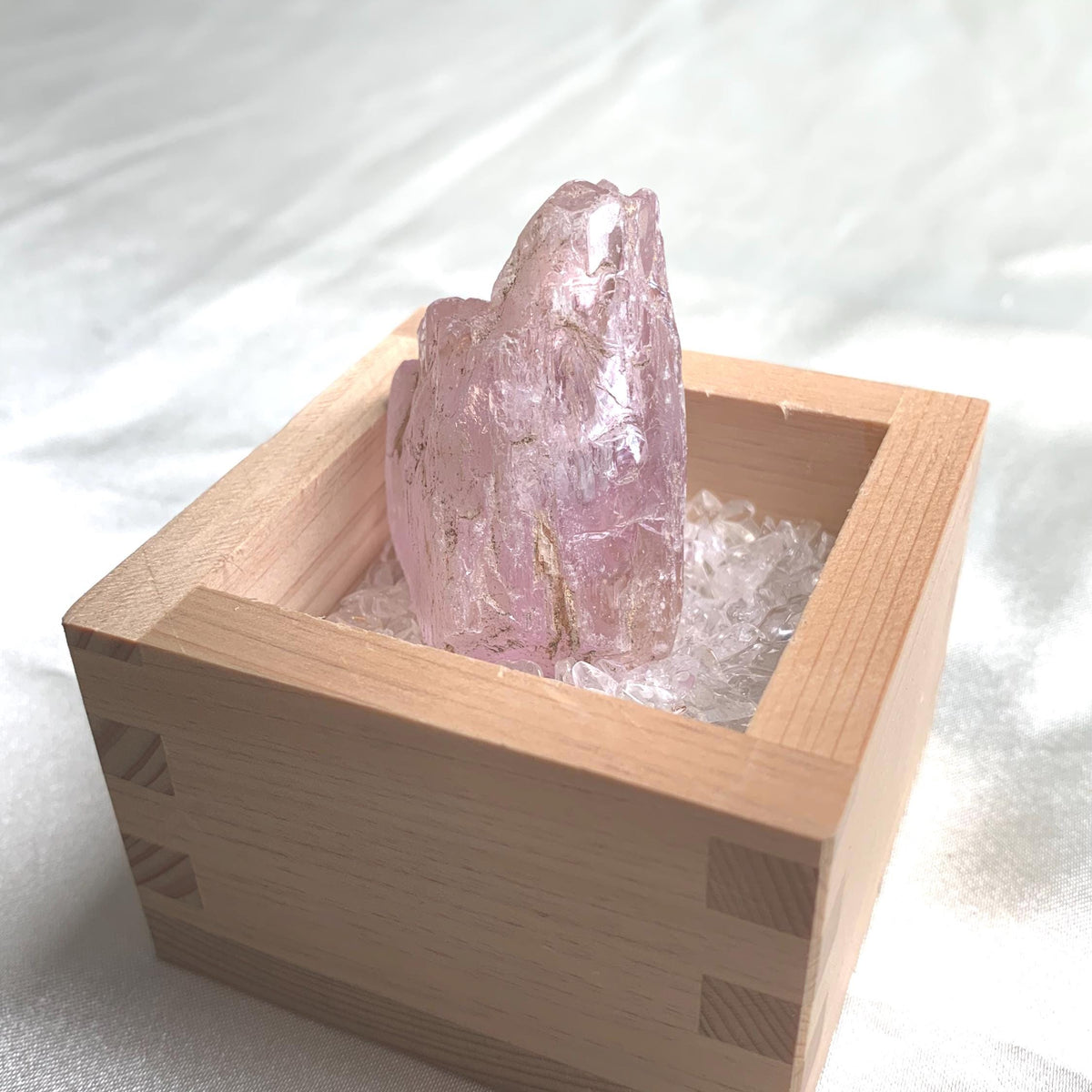 Luxury Kunzite Crystal Styling Display