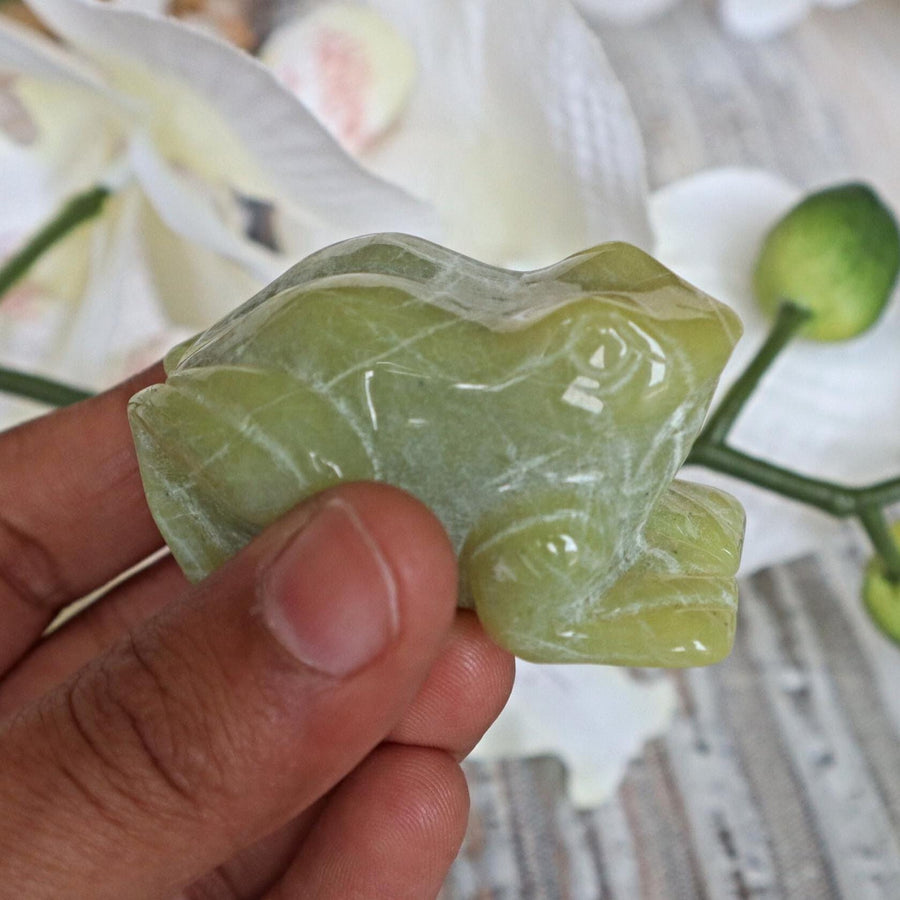 serpentine jade frog carving small green stone figurine