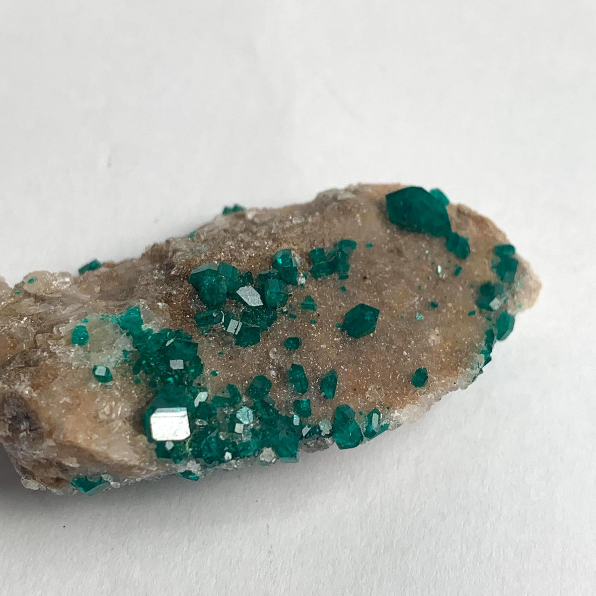 tsumeb mine dioptase with spaced crystal growth
