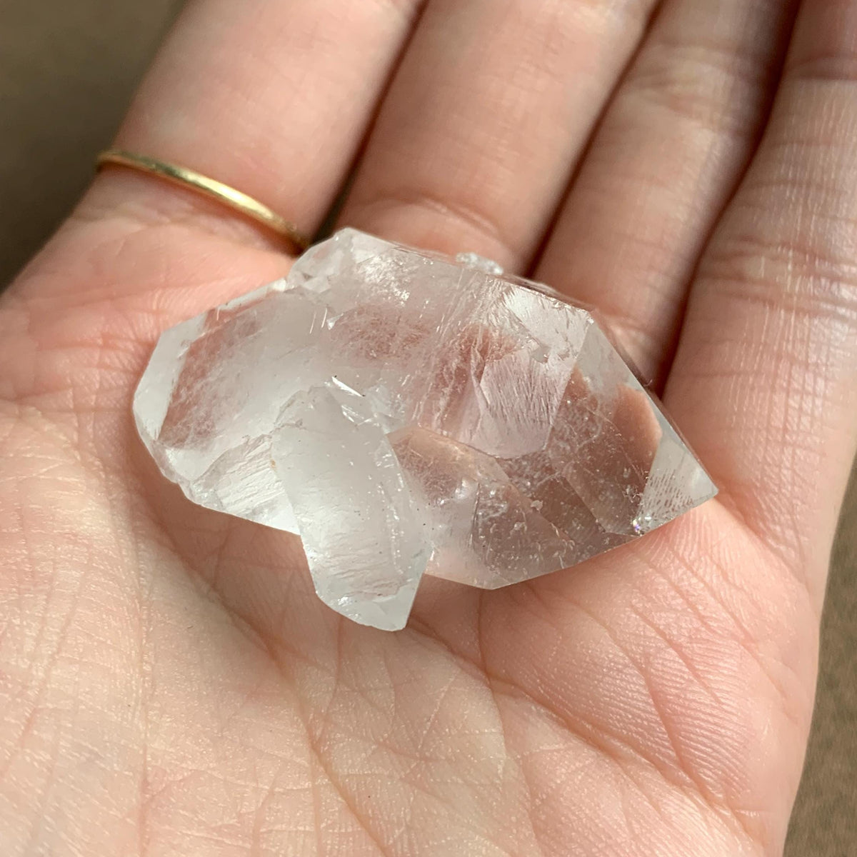 raw quartz healing crystal rider formation