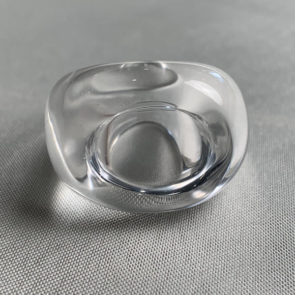 Bold clear quartz cocktail ring with wide oval basin table