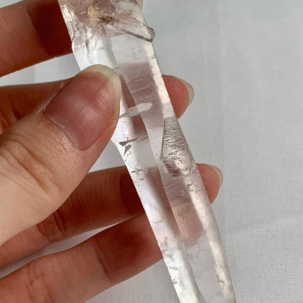 High clarity quartz crystal with distinctive Isis face collector feature