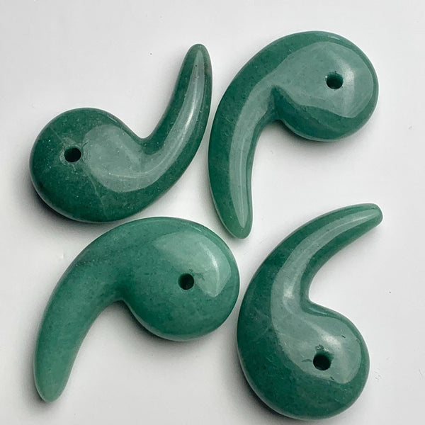 Green Aventurine Magatama 60mm, Crystal Pendant, Polished Gemstone Carving for Jewelry, Meditation & Collecting