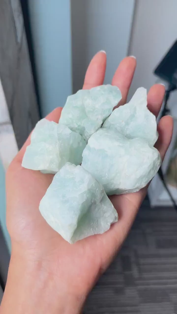 Aquamarine Crystal: Natural Blue Beryl Stone for Calm & Communication