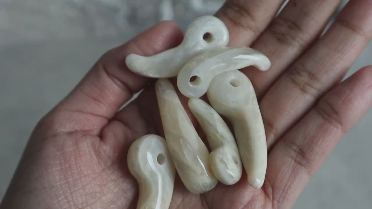 Moonstone Magatama, Japanese Magatama