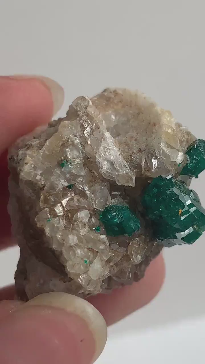Tri-Crystal Dioptase Specimen – 14mm Emerald Crystal, Tsumeb Namibia Collector Mineral, D4