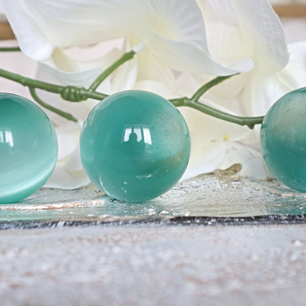 Green Cats Eye Quartz Sphere 40mm Pastel Sea Green Cat's Eye Crystal Sphere Ball for Home Decor Meditation Healing Ball Home Decor Gifts