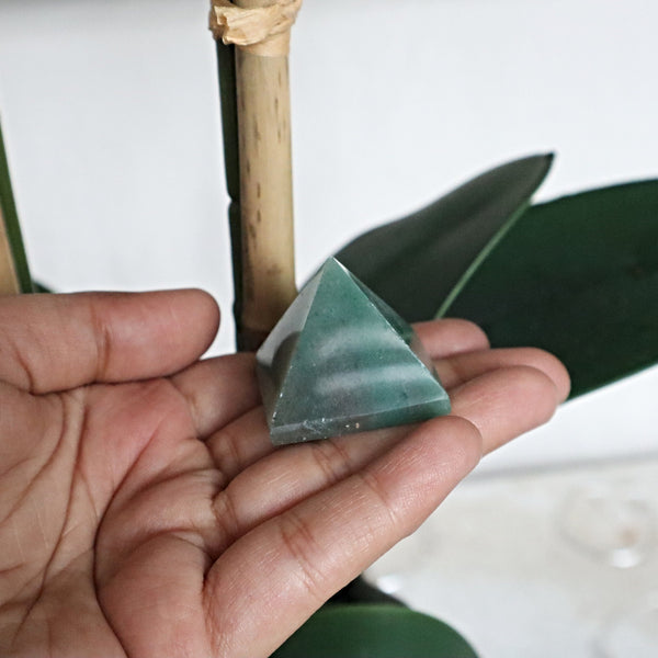 Green Aventurine Pyramid 35mm tall 30mm wide, Pyramid for Meditation, healing, energy, room decor