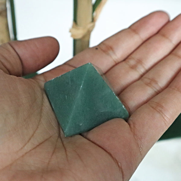 Green Aventurine Pyramid 35mm tall 30mm wide, Pyramid for Meditation, healing, energy, room decor