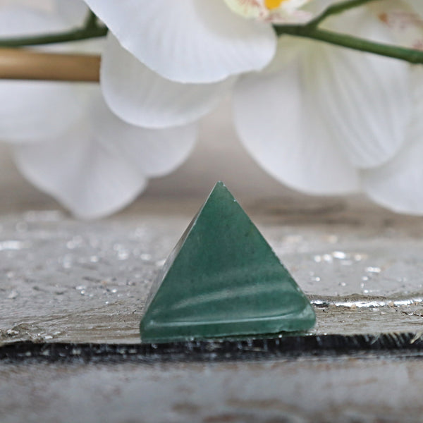 Green Aventurine Pyramid 35mm tall 30mm wide, Pyramid for Meditation, healing, energy, room decor