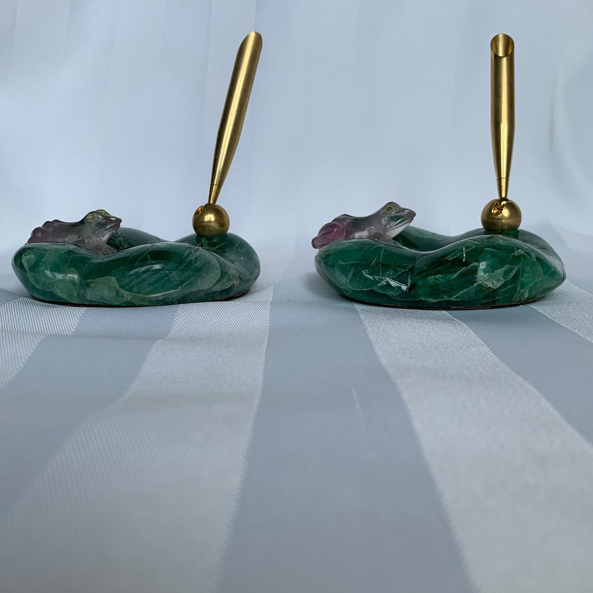 Fluorite Frog on Lotus Leaf Pen holder, Fluorite Frog on Lotus Leaf Carving gift