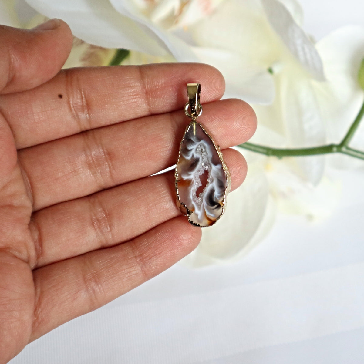 Druzy Geode Agate Pendant Necklace gold with Chain