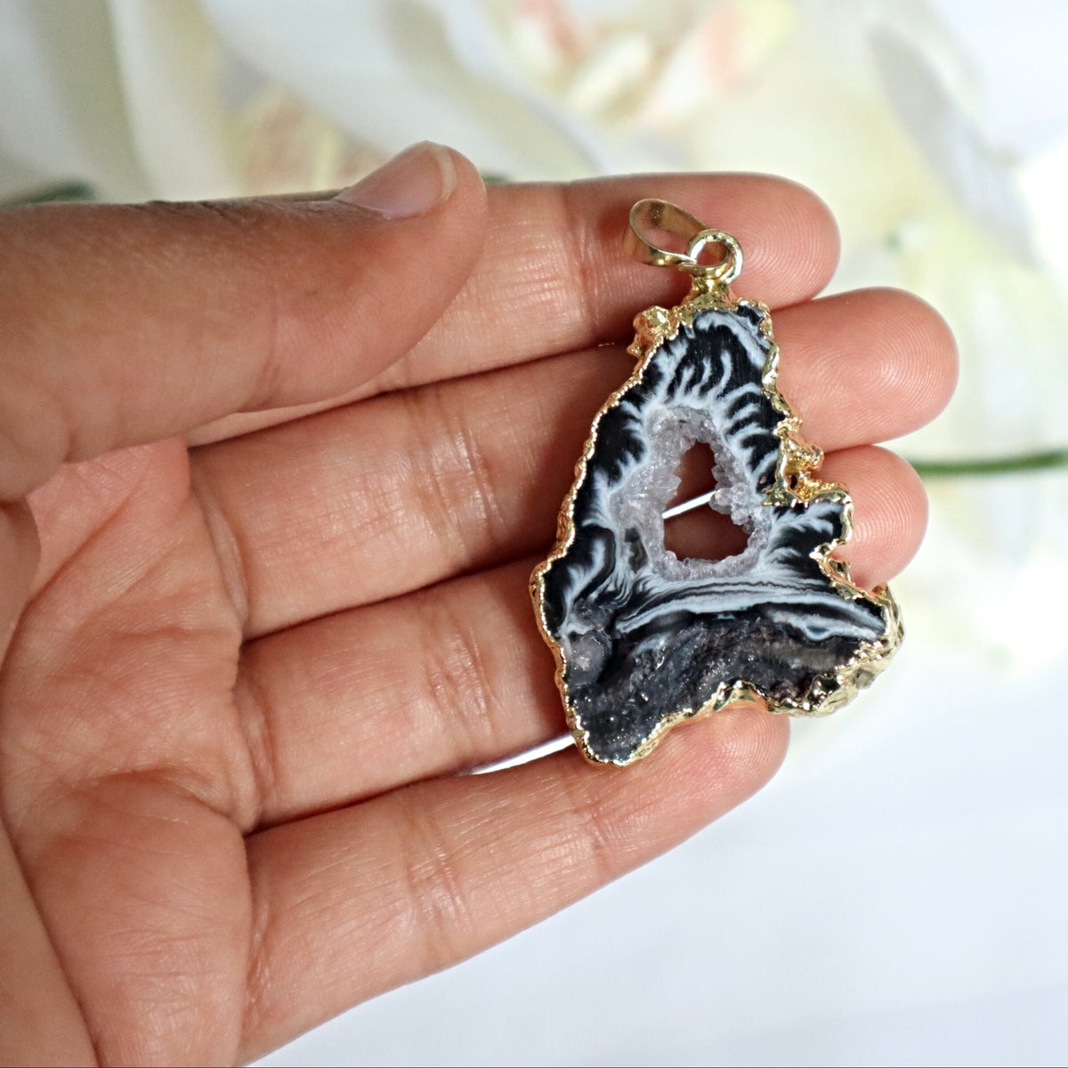 Druzy Geode Agate Pendant Necklace gold with Chain